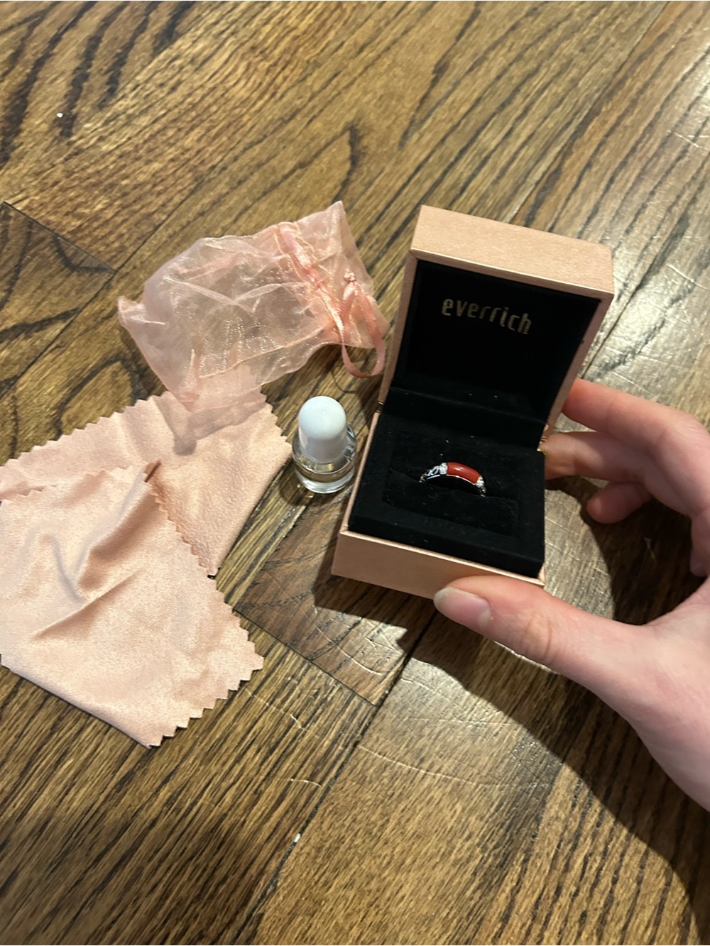 Ever Rich 18K White Gold Red Coral & Diamond Ring .05ct Sz 6